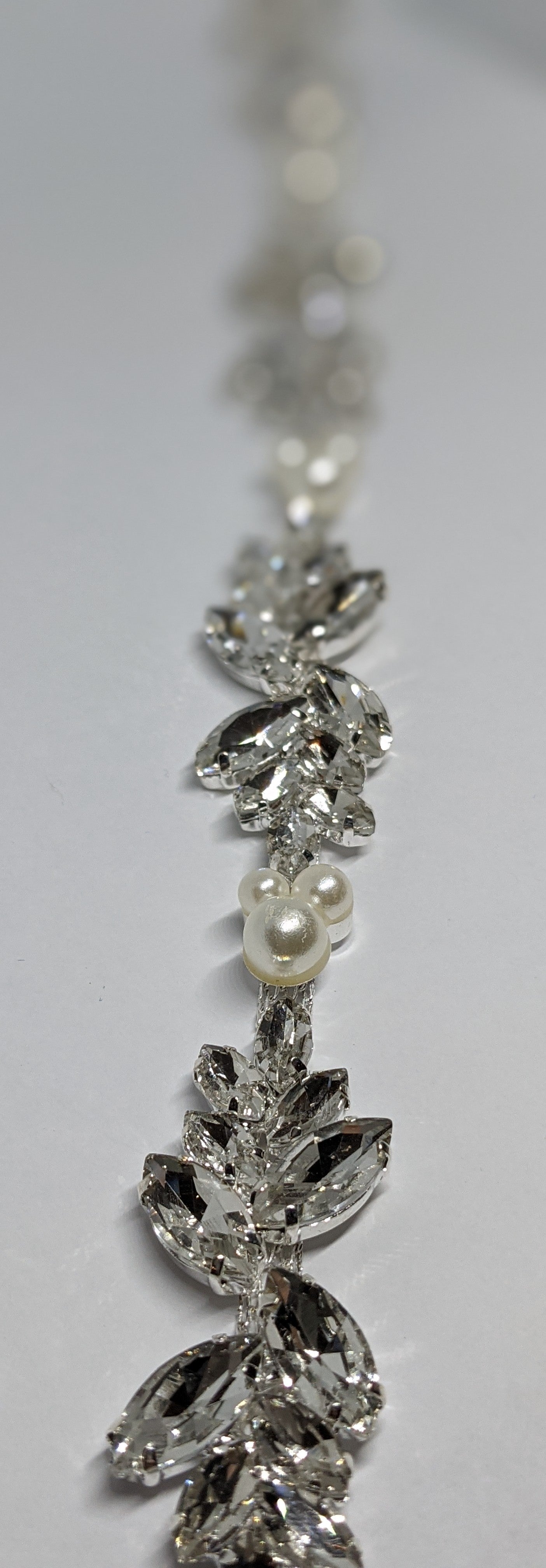 ....Ceinture mélange de perles et pierre du Rhin ..Belt mix of pearl and rhinestones....