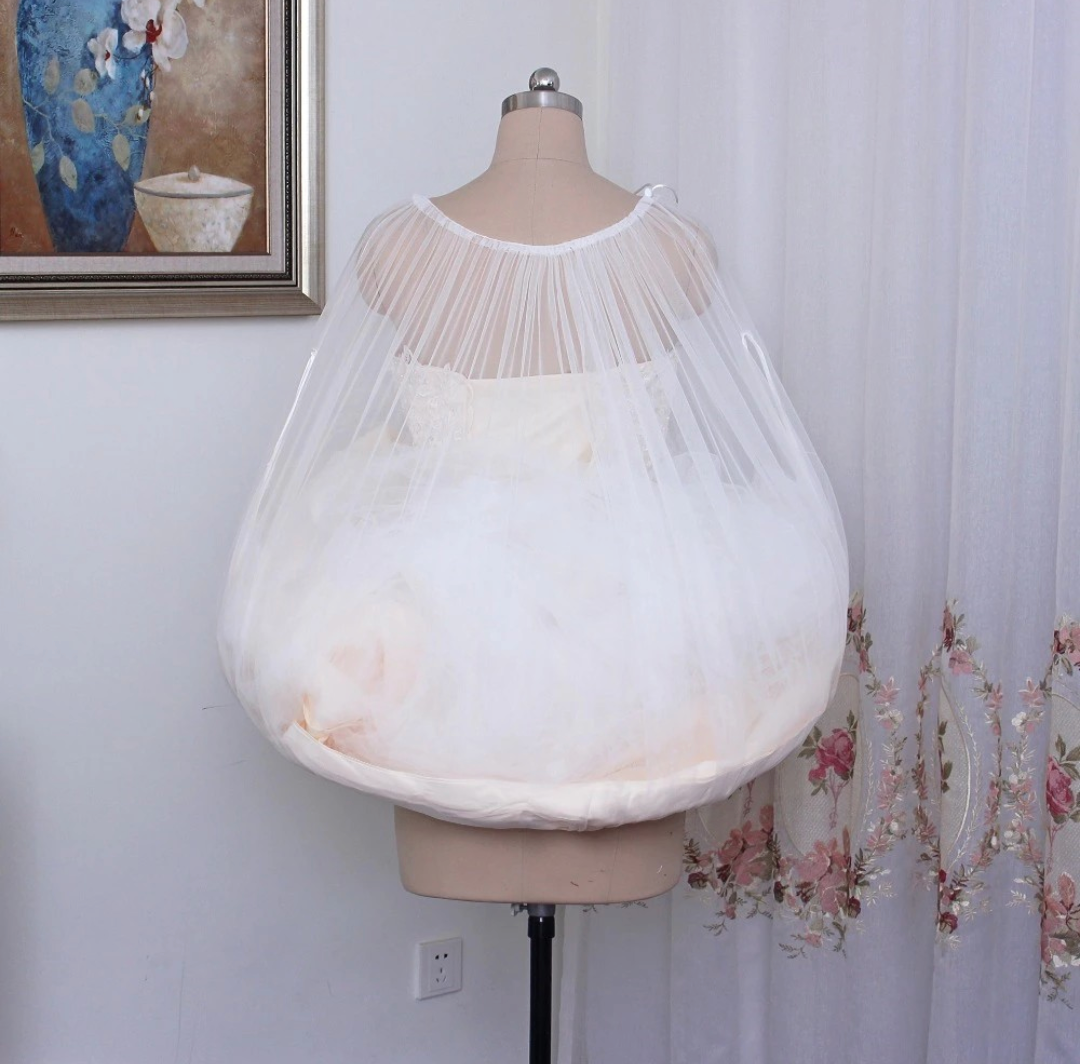 Jupon mariée pour les toilettes